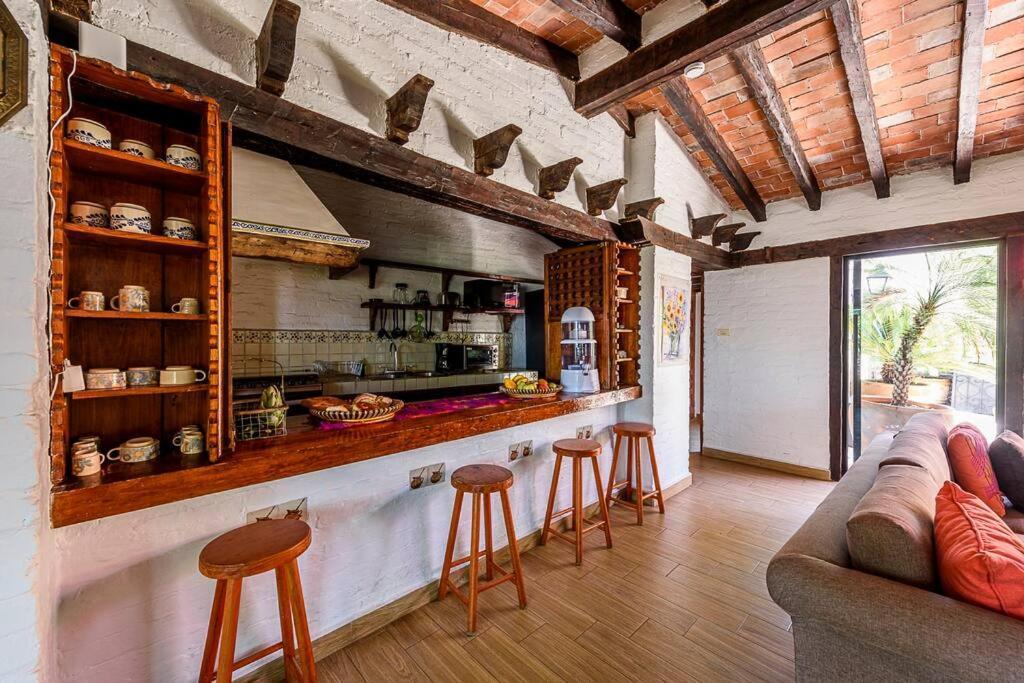 Agradable Cuarto De Hostal Sobre El Centro, Valle 巴耶德布拉沃 外观 照片